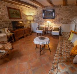 5 Bedroom Istrian Villa Estate with Large Pool and Gardens near Barban, Sleeps 12